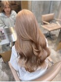 ブリーチダブルカラーミディアムレイヤーカットヘーゼルベージュ