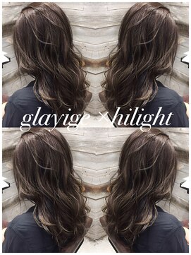 トルネード(TORNADO) 外国人風ロング ハイライトグラデーション グレージュ