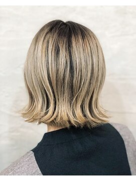 プランツ ヘアサロン(Plants HAIR SALON by GEORGE) ルーツグラデーションホワイトグレージュ デザインカラー