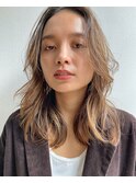 セミロング　レイヤー　ケアブリーチ　ベージュ　中津　梅田