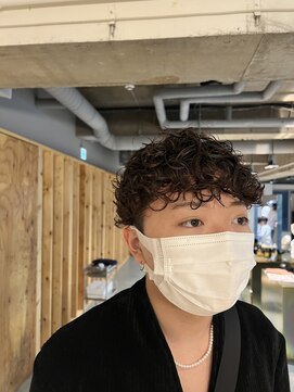 アカ(ACA) メンズカットパーマ波巻ツイストスパイラルパーマ札幌大通