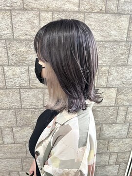 シェアサロンシエナ(share salon SCENA) インナーホワイトカラー