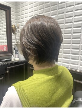 ルピナス(Lupinus) ショートボブ