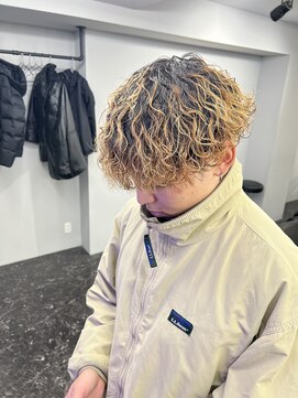 フライ 東通り店(Frei) 波巻きスパイラル/ブリーチパーマ
