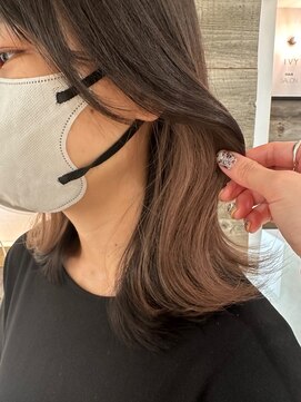 アイヴィ 表参道(IVY) ベージュイヤリングカラーくびれヘア【肥田亜沙美】