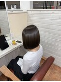 ブリーチなしオリーブベージュ／髪質改善／切りっぱなしボブ