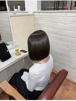 アボックス(abox)&nbsp;ブリーチなしオリーブベージュ／髪質改善／切りっぱなしボブ