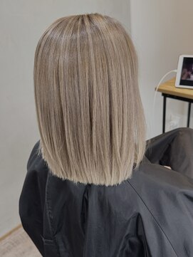 オリ(OLI) ベージュ