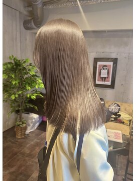 ヴィークス ヘア(vicus hair) ヘーゼルベージュレイヤーカットブリーチなし10代20代