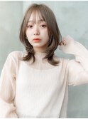 グレージュ/ミディアムレイヤー/20代30代大人かわいい