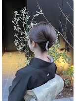 ソノ(sono)&nbsp;夜会巻き タイトヘア まとめ髪 アップスタイル 着物ヘア