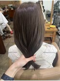 オリーブベージュ