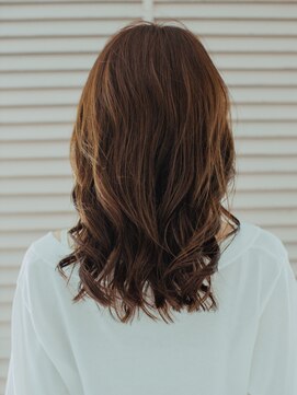 アマリス(Amaris) ウルフスタイル20代/30代/40代/庭瀬