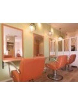 優しい光の差し込む店内と柔らかな雰囲気が人気のヒミツ。ここはあなただけのプライベートサロン…♪