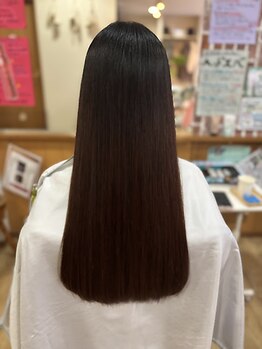 酸性ストレートだから柔らかい仕上がり♪湿気に負けない持続性抜群の縮毛矯正♪サラツヤが長ーく続く。