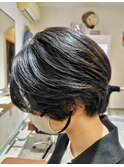髪を伸ばす過程のカット。