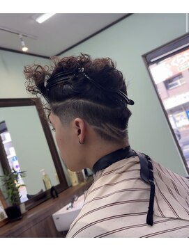 ケーエムシーセントラルルーツ(KMC Central Roots) テーパーラインアート