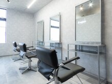 メゾン アール(maison R)の雰囲気(セット面は3席あります。)