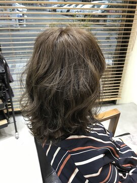 レナンダ (Reanda) グレージュ