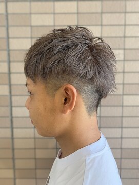 ヴォージュアーム(VOGES ame) ツーブロックショート×シルバー