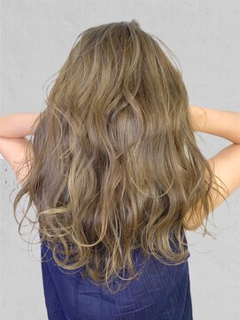 シウン(SIUN.) カーキーベージュ