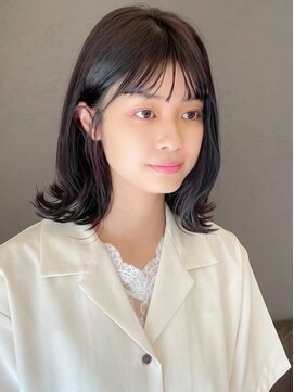 トップヘアー アヴェニュー 刈谷(TOPHAIR Avenue) 女子度アップ。可愛い外ハネスタイル！/アッシュブラック