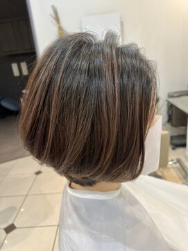 ヴィーヴォ 天六店(VIVO) 【VIVO】Watanabe 前下がりボブ コントラストハイライトカラー