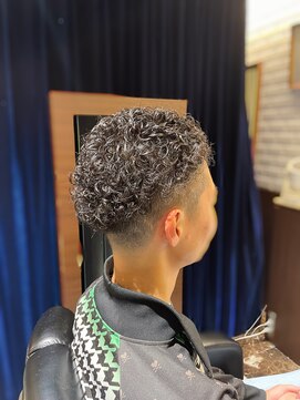 エヌドットバーバー ギンザ(N.BARBER GINZA) フェードカット/ハードパーマ/スパイラルパーマ【銀座】<理容室>