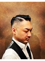 ビップ(V.I.P)&nbsp;七三分髪ライン＋スキンフェード