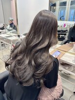 クム(kumu) 【kumu】ロングハイレイヤー×アッシュグレージュ,