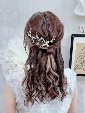 アトリエビューティーアミュ(atelier beauty AmU) お呼ばれ 二次会 パーティー ハーフアップスタイル×アクセ