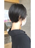 耳掛けショートヘアー