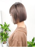 ハイライト白髪ぼかしダブルカラーインナーカラーショートボブ