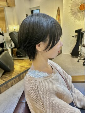 チリンバイロストシティー(Chillin by LOSTCITY) マッシュショートボブ