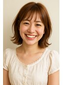 軽やかさと艶が魅力の小顔外ハネボブ