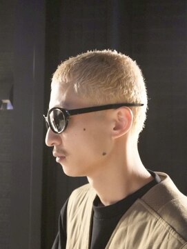 アストロ(ASTRO) ハイトーンブリーチ×ベリーショートクロップ