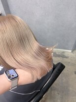 ペイププロドアイコン 博多(Peyp prod ICON) ブロンドヘア切りっぱなしボブハイトーンベージュ SAKI博多