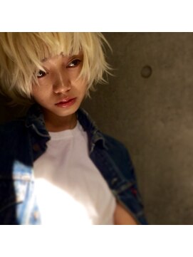 ビビト(bibito) bibito プラチナホワイト ショートボブ