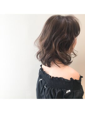 ルアナ ヘアメイク(Luana hair make) アデイクシーシルバー