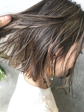 ルーム(Loom.) 〈スタイリング簡単〉細かめ細めベージュハイライト【Loom.】