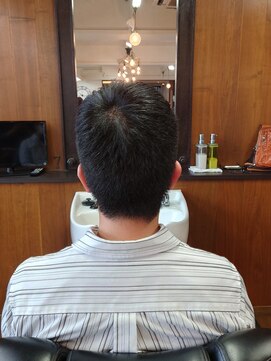 ヘアーサロン リバース(Hair Salon Rebirth) ショート