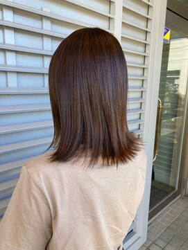 ナンバー リコ 名駅 ジャム 名古屋(N° rico JAM) 伸ばしかけミディアム　ナチュラルブラウン　外ハネナチュラル