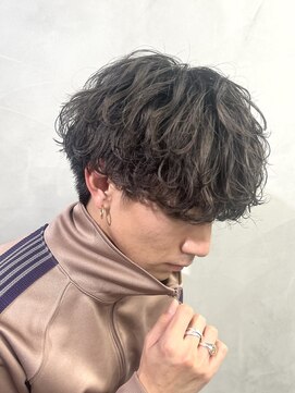 フィフス トウキョウ (fifth TOKYO) メンズマッシュウルフセンターパート波巻きパーマツイストパーマ