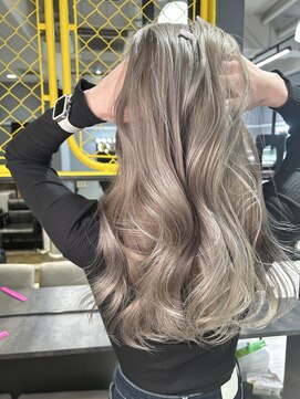 ロイオブジゼル(roi of GiseL) バレーヤージュカラーケアブリーチカラーハイトーンカラー