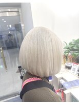 エレノア 梅田 大阪駅前第4ビル店(Eleanor)&nbsp;ホワイトベージュ