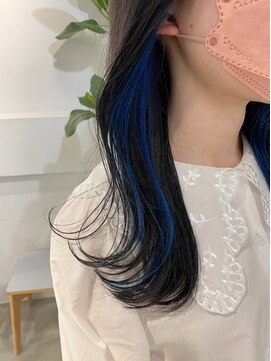 ワタトリ(waTatori) レイヤーカット/デザインカラー/髪質改善/インナーブルー/黒髪