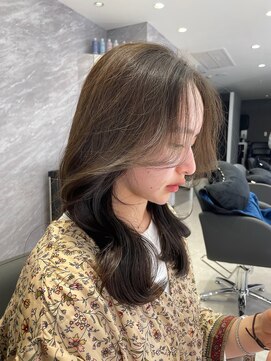 アルドーレフィエロ シンサイバシ(Ardore fiero shinsaibashi) ブリーチなしで出来るオリーブグレージュ×レイヤー♪[白川幸太]