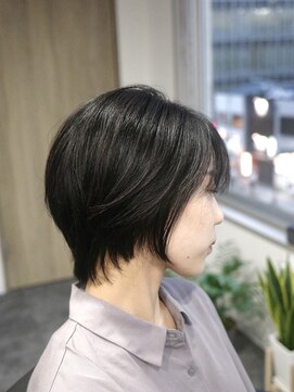 ストラット(STRUT) くびれショートウルフ