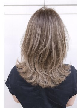 ヘアサロン エフ 渋谷(F) #レイヤー#ブリーチ#ハイライトカラー