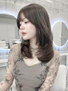 アリュウル 表参道 青山(Allure) 韓国ハッシュカットレイヤーカットミディアムオリーブグレージュ